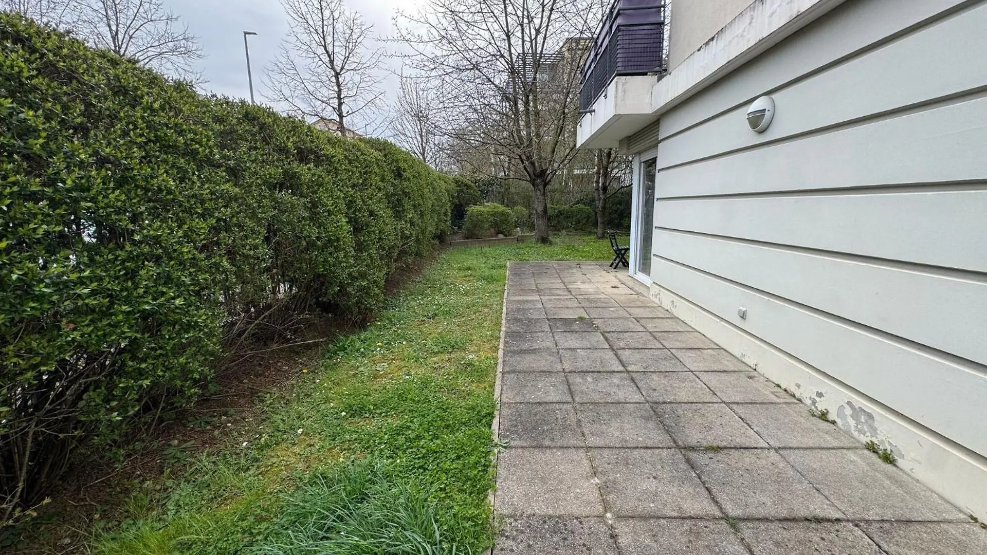 Beautiful Renovated 2 Room Garden Box Eurexpo-Lyon- Stadium Bron