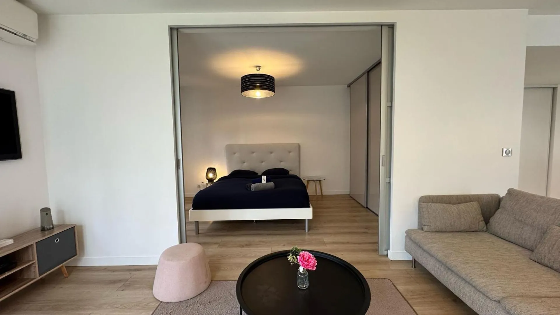 Apartment Beautiful Renovated 2 Room Garden Box Eurexpo-Lyon- Stadium Bron